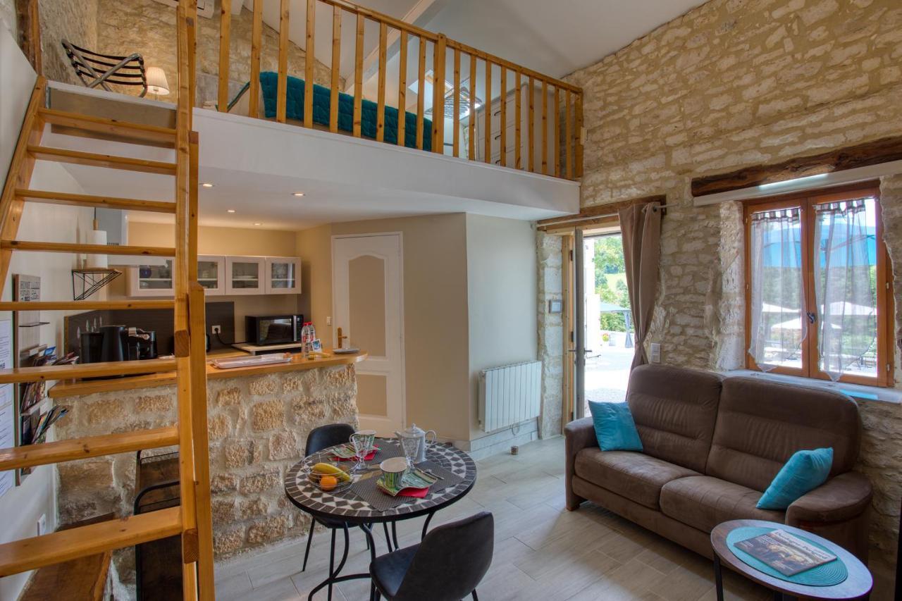 Domaine Des Pierres Blanches - Gite La Salamandre Carlux Exterior foto
